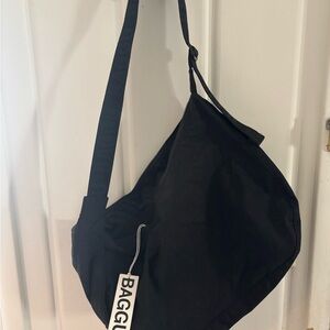 NWT LARGE BAGGU Crossbody Bag